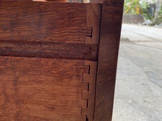 kệ tivi nguyên khối gỗ hương