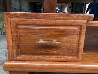 kệ tivi nguyên khối gỗ hương