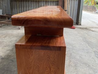 kệ tivi nguyên khối gỗ hương