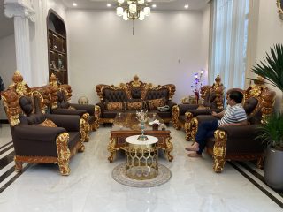 Sofa hoàng gia dát vàng