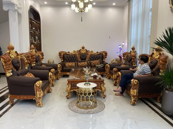 Sofa hoàng gia dát vàng