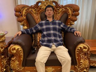 Sofa hoàng gia dát vàng