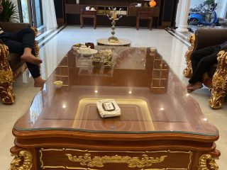 Sofa hoàng gia dát vàng