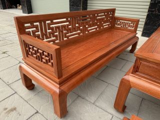 Bàn ghế Chữ Vạn