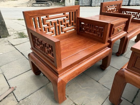 Bàn ghế Chữ Vạn