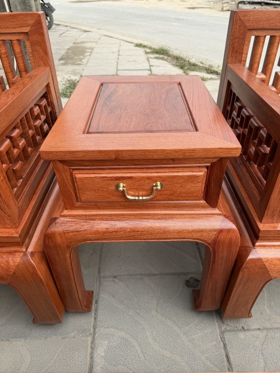 Bàn ghế Chữ Vạn