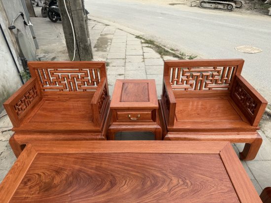 Bàn ghế Chữ Vạn