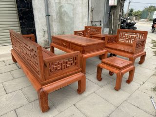 Bàn ghế Chữ Vạn