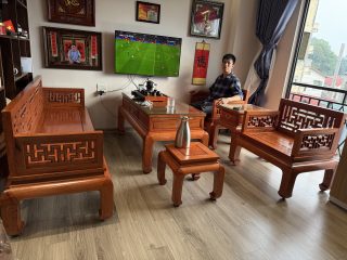 Bàn ghế Chữ Vạn