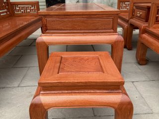 Bàn ghế Chữ Vạn