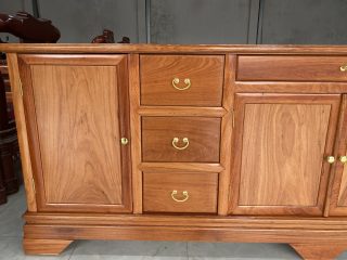 kệ tivi phẳng gỗ tự nhiên