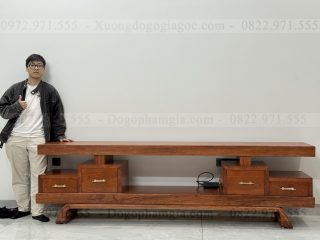 Kệ tivi nguyên khối chân thuyền gỗ hương đá (a Huy - Yên Lạc, Vĩnh Phúc)
