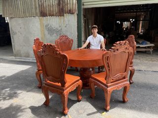 bàn ăn tròn nguyên khối
